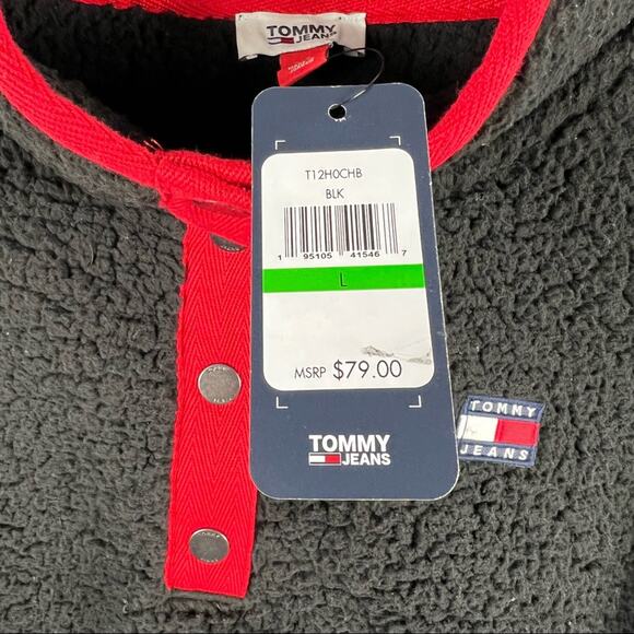 TOMMY JEANS Women's Black 1/4 Snap Sherpa Cropped Pullover NWT in Large - Picture 3 of 6